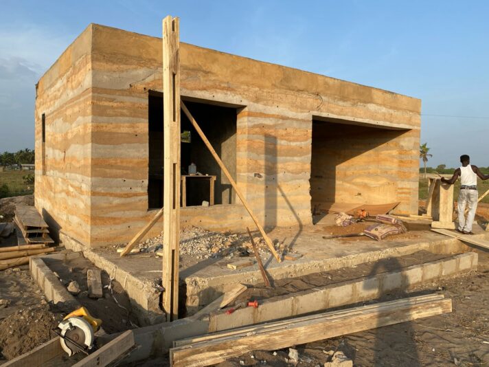 69636111-76D6-48F4-8999-CEFAFBAC0B30