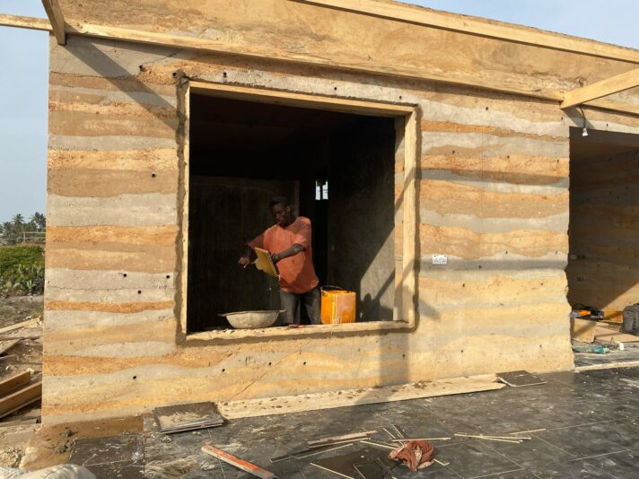 3E0EB0C3-3015-493F-892B-D79F097DCE1B