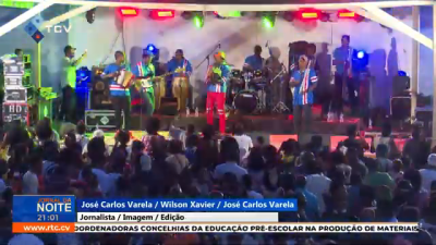 Tubarões and Ferro Gaita performed in the traditional badj conjunto on the island of Maio.