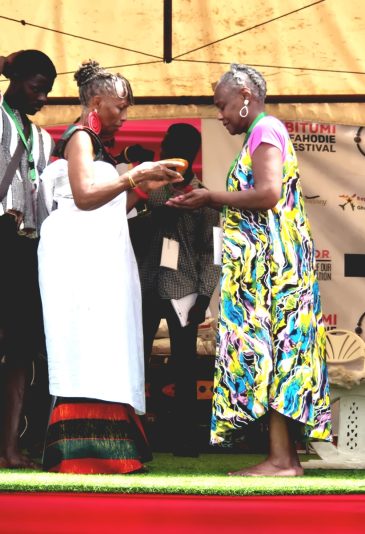 c604566b-bb20-49f9-91c0-71f360c9b7f2