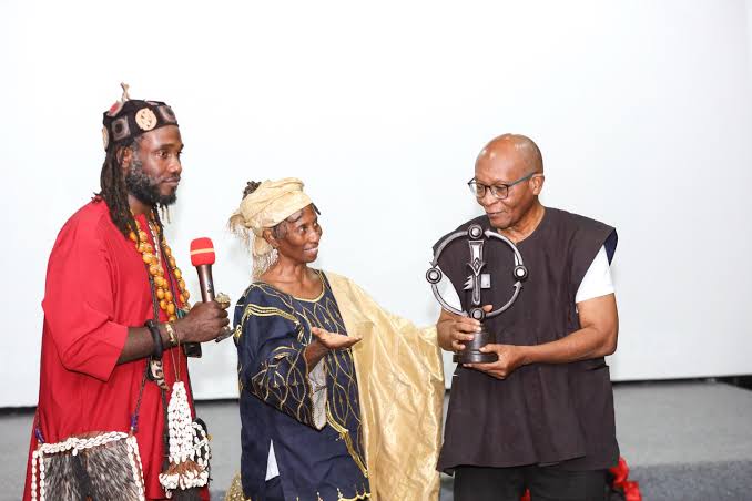 7FB784CE-75A5-4D6F-92DD-FCFDC99F7EE4